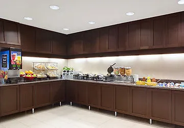 By Marriott מלון