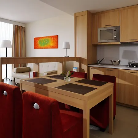 Hotel By Marriott
